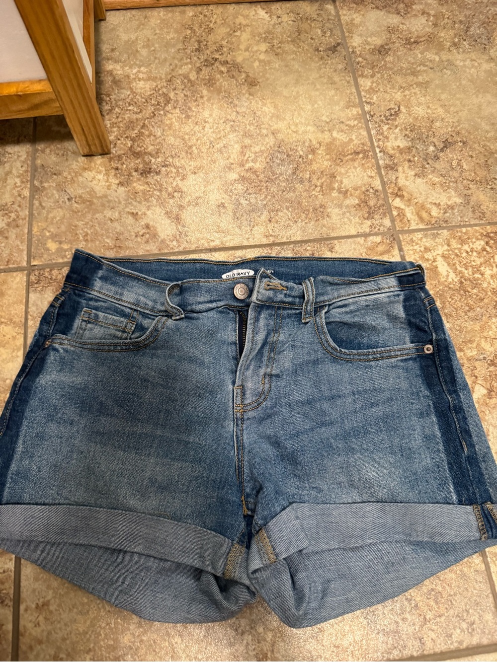 Old Navy Women's Two-Tone Blue Boyfriend Denim Shorts